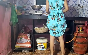 JAV Enchantress Sucks Cock and Catches Cum, Get on Your Knees with Her!